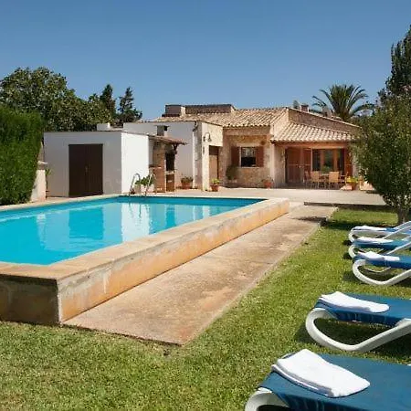 Villa Sleeps 6 With Pool Air Con And Wifi