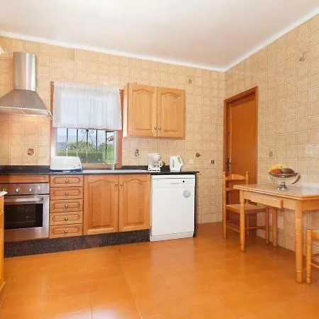 Sleeps 6 With Pool Air Con And Wifi Villa