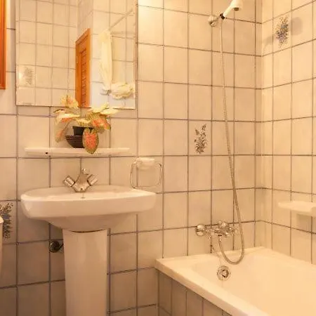 Sleeps 6 With Pool Air Con And Wifi Villa
