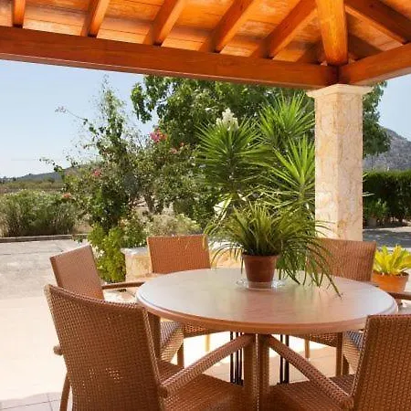 Sleeps 6 With Pool Air Con And Wifi